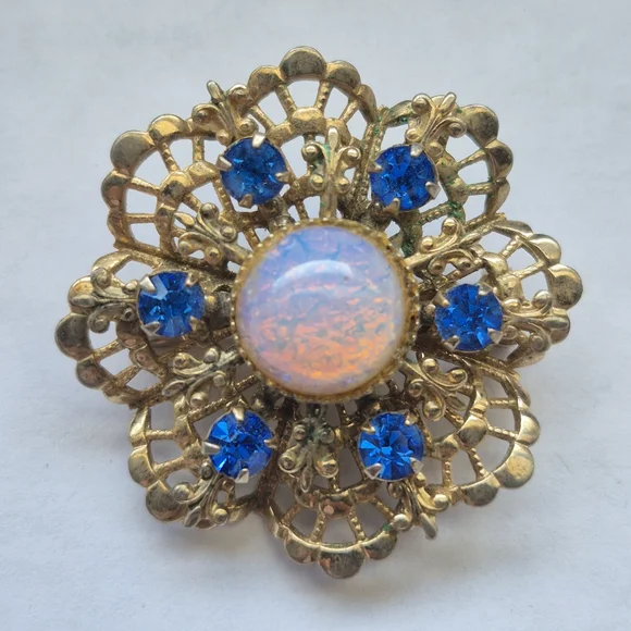 Vintage Faux Opal Blue Rhinestone Filigree Gold Tone Brooch - Picture 1 of 5